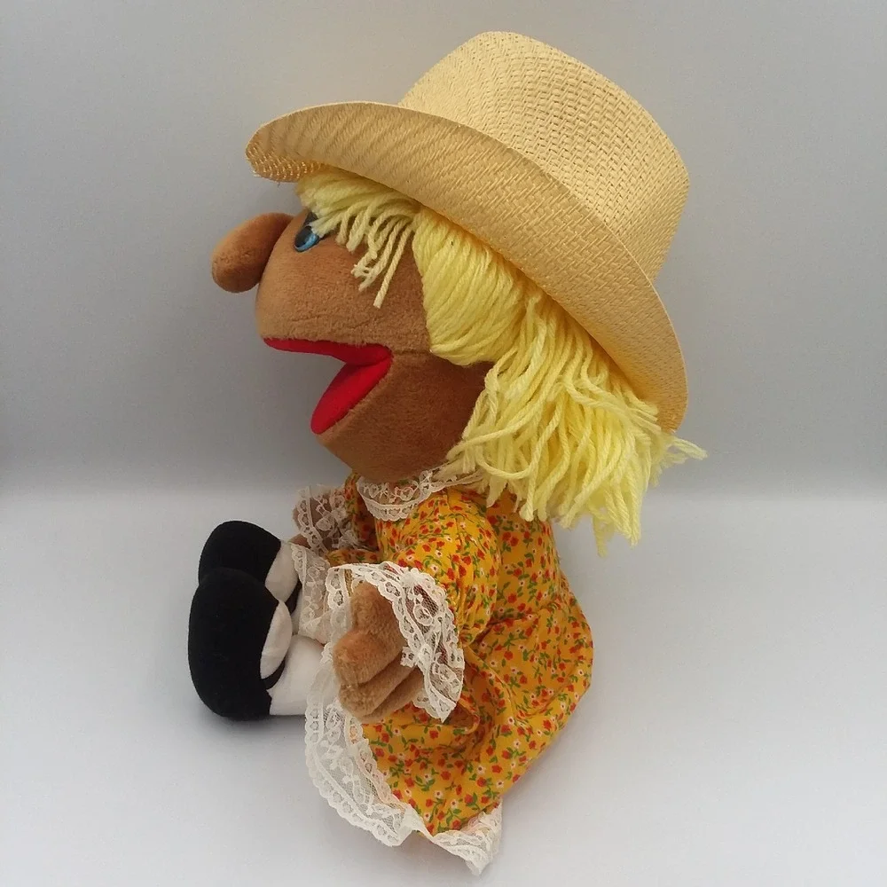 Miss Daisy Soft Plush Doll Hee Haw Cowboy Hat‎ Vintage Shotgun Red Toy Doll 12'